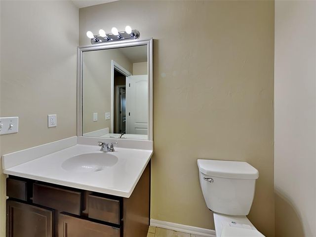 2716 Demotte Drive, Yukon, OK 73099