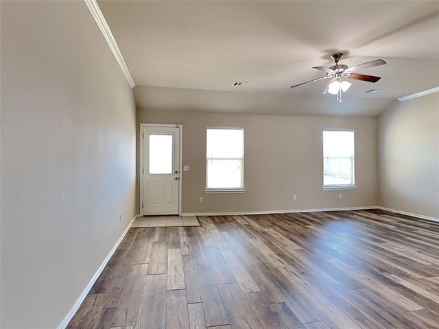 2716 Demotte Drive, Yukon, OK 73099