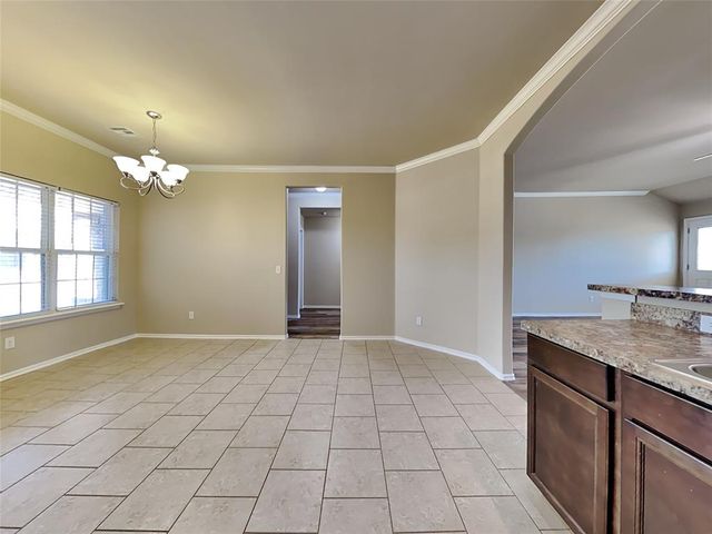 2716 Demotte Drive, Yukon, OK 73099