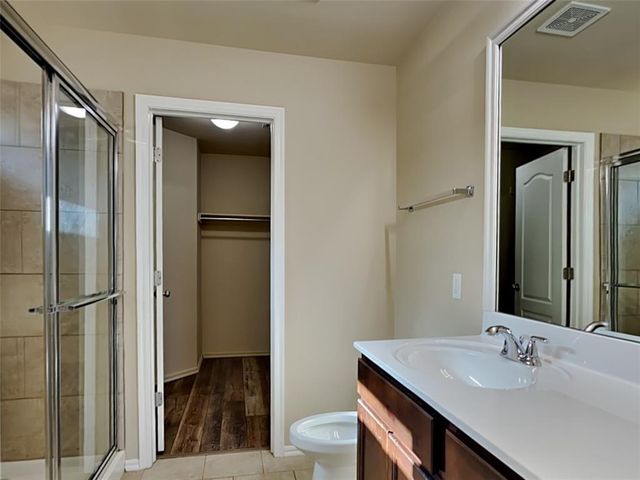 2716 Demotte Drive, Yukon, OK 73099