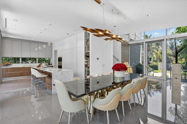 625 Curtiswood Dr, Key Biscayne, FL 33149