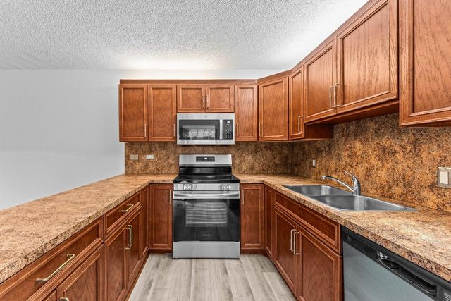 108 1st Terrace, Palm Beach Gardens, FL 33418