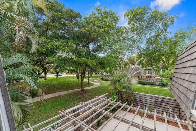 108 1st Terrace, Palm Beach Gardens, FL 33418