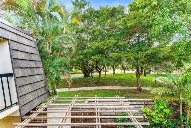 108 1st Terrace, Palm Beach Gardens, FL 33418