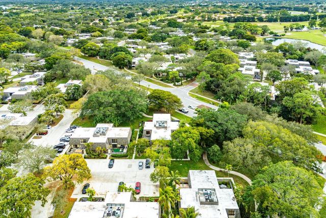 108 1st Terrace, Palm Beach Gardens, FL 33418