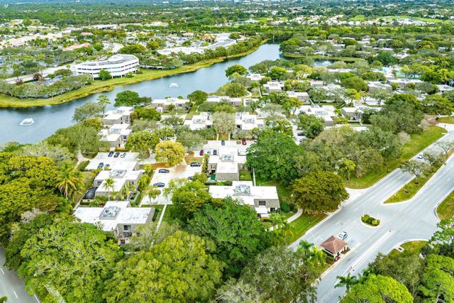 108 1st Terrace, Palm Beach Gardens, FL 33418