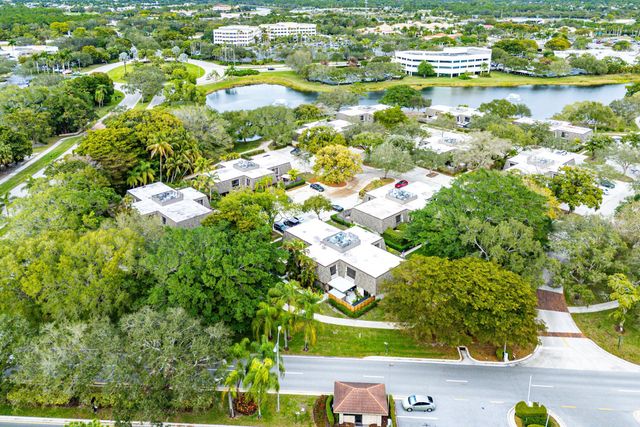 108 1st Terrace, Palm Beach Gardens, FL 33418