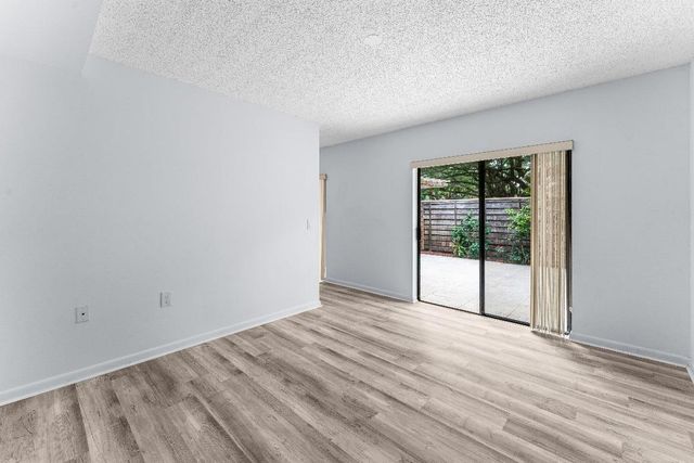 108 1st Terrace, Palm Beach Gardens, FL 33418