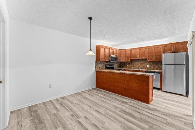 108 1st Terrace, Palm Beach Gardens, FL 33418