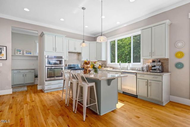 700 Tobacco Farm Way, Chapel Hill, NC 27516