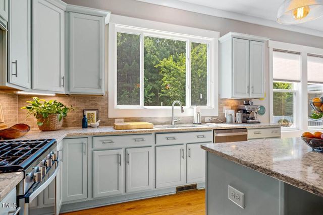 700 Tobacco Farm Way, Chapel Hill, NC 27516