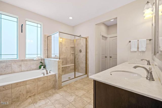 700 Tobacco Farm Way, Chapel Hill, NC 27516