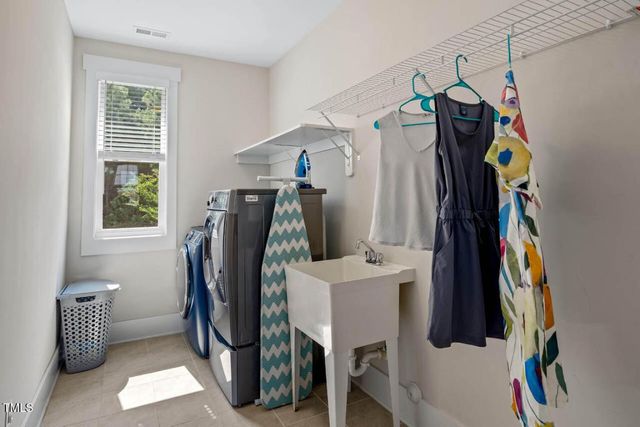 700 Tobacco Farm Way, Chapel Hill, NC 27516