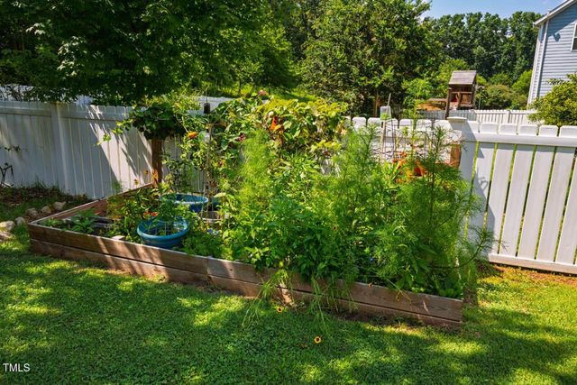 700 Tobacco Farm Way, Chapel Hill, NC 27516