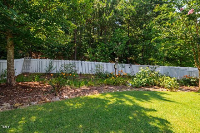 700 Tobacco Farm Way, Chapel Hill, NC 27516