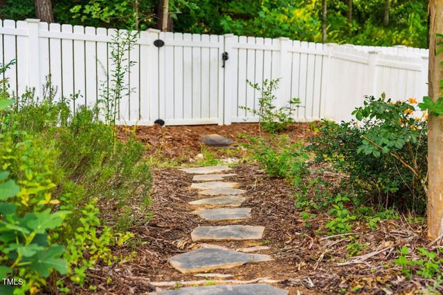 700 Tobacco Farm Way, Chapel Hill, NC 27516