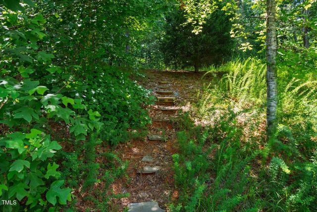 700 Tobacco Farm Way, Chapel Hill, NC 27516