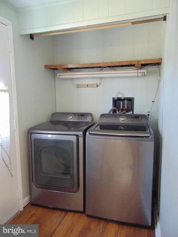 28 SKYLINE DR, Sicklerville, NJ 08081