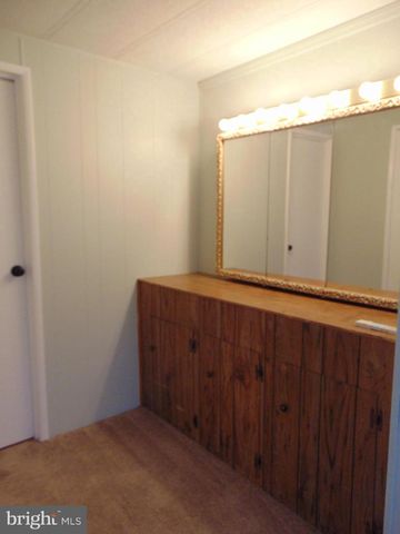 28 SKYLINE DR, Sicklerville, NJ 08081