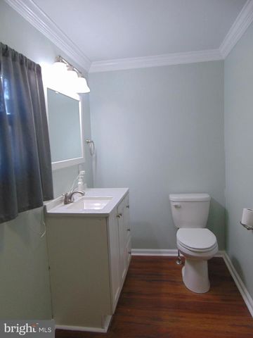 28 SKYLINE DR, Sicklerville, NJ 08081