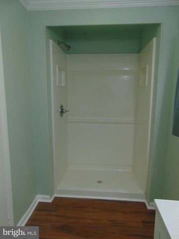 28 SKYLINE DR, Sicklerville, NJ 08081