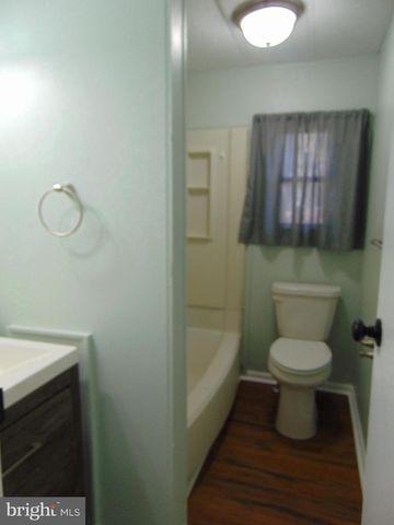 28 SKYLINE DR, Sicklerville, NJ 08081