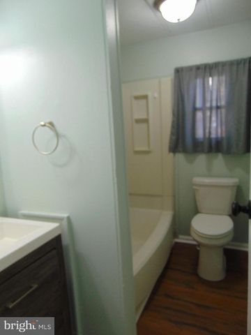 28 SKYLINE DR, Sicklerville, NJ 08081