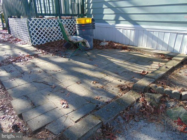 28 SKYLINE DR, Sicklerville, NJ 08081