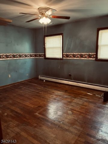 264 Carentan Rd, Hopatcong Boro, NJ 07843
