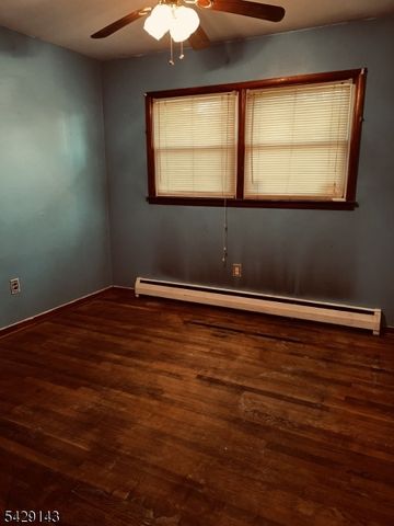 264 Carentan Rd, Hopatcong Boro, NJ 07843