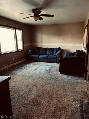 264 Carentan Rd, Hopatcong Boro, NJ 07843