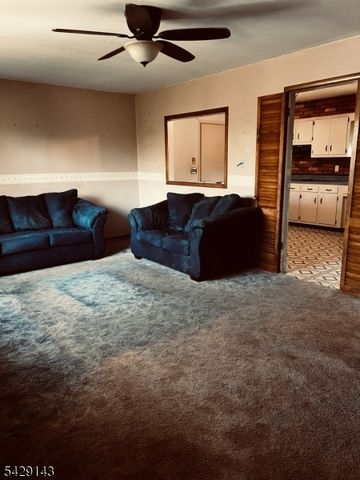 264 Carentan Rd, Hopatcong Boro, NJ 07843