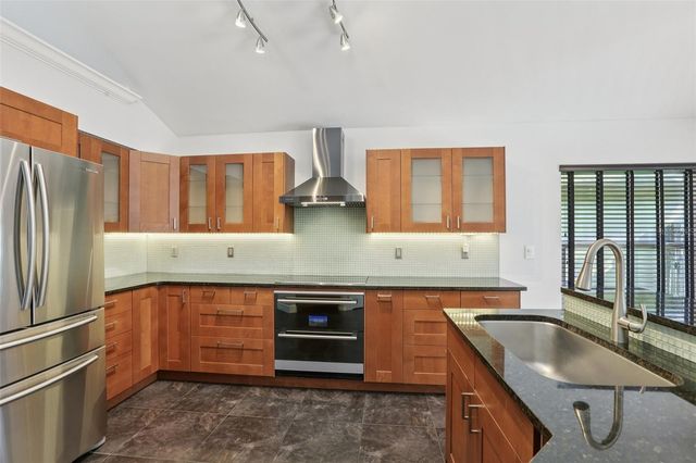 10211 OASIS PALM DRIVE, Tampa, FL 33615