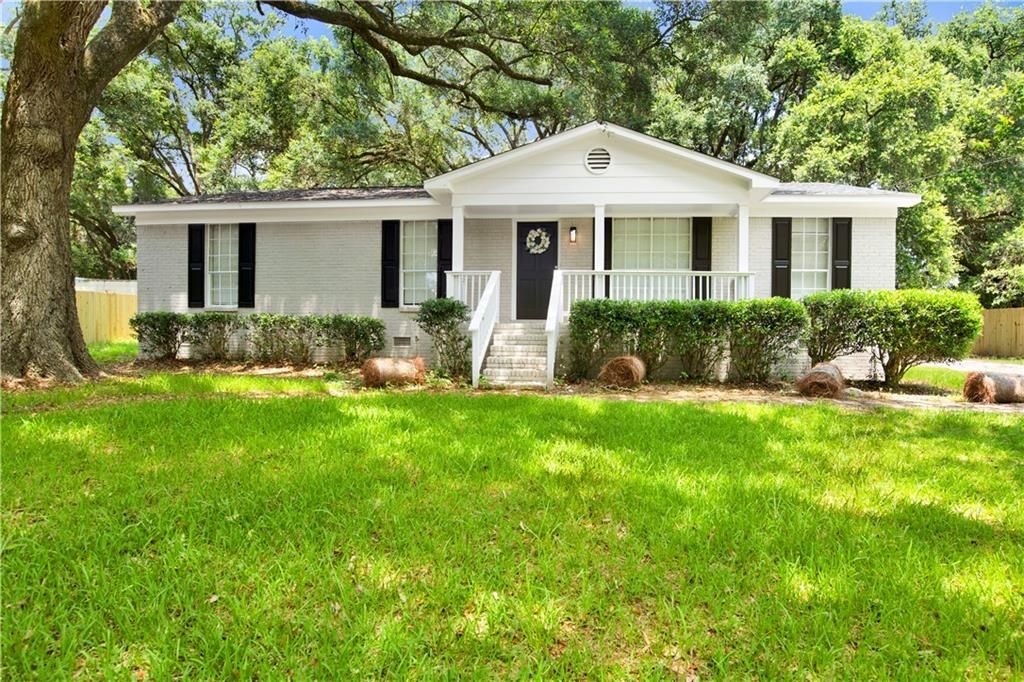 11049 Athena Lane, Irvington, AL 36544