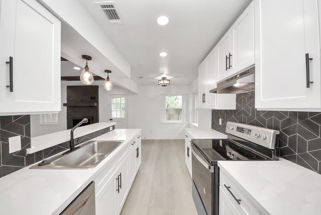 1101 Flint Street, Houston, TX 77029