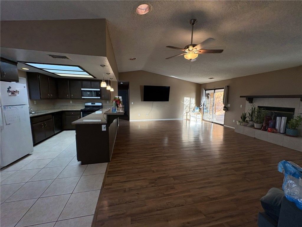 18603 Yucca, Hesperia, CA 92345