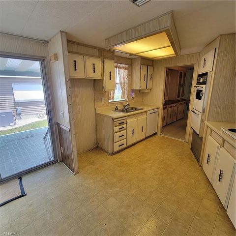 573 Hogan DR, North Fort Myers, FL 33903