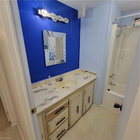 573 Hogan DR, North Fort Myers, FL 33903