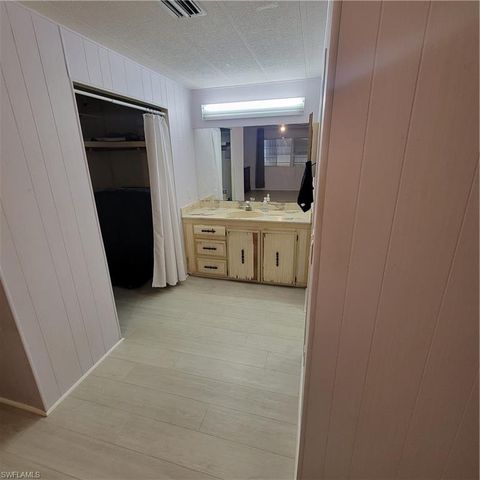 573 Hogan DR, North Fort Myers, FL 33903