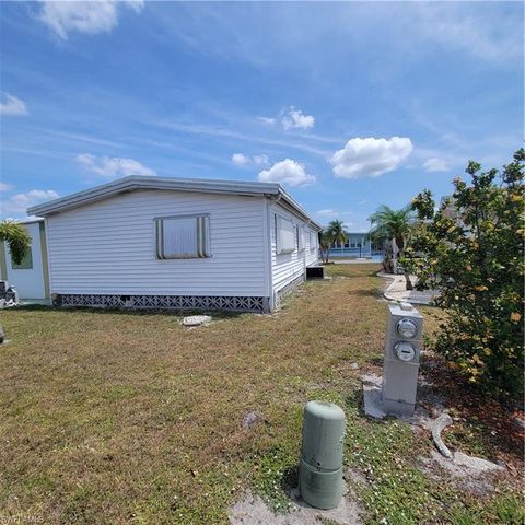 573 Hogan DR, North Fort Myers, FL 33903