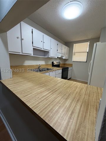 8429 Forest Hills Dr 202, Coral Springs, FL 33065