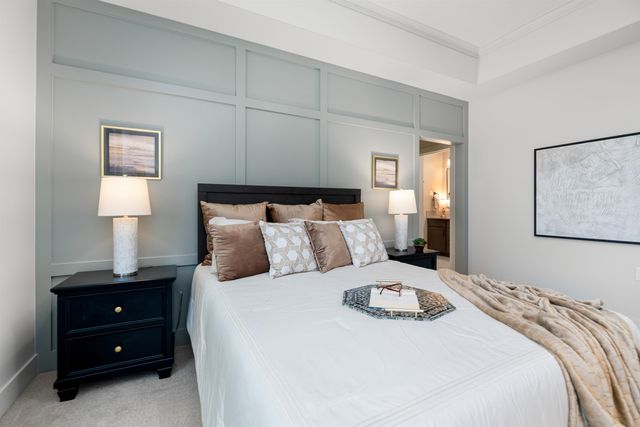 818 N Thornton Ct, Wichita, KS 67235