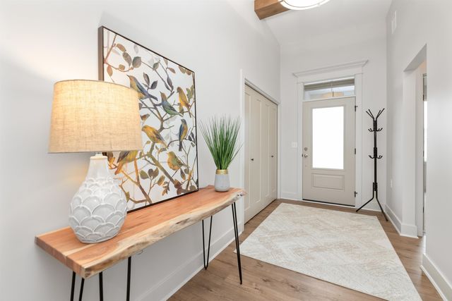 818 N Thornton Ct, Wichita, KS 67235