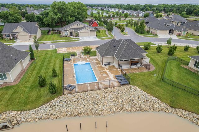 818 N Thornton Ct, Wichita, KS 67235