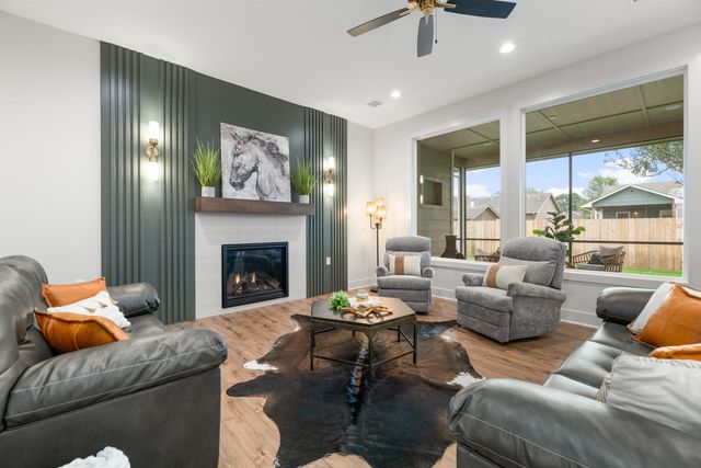 818 N Thornton Ct, Wichita, KS 67235