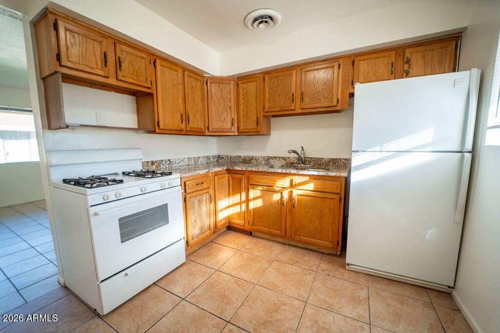 181 W KESLER Lane, Chandler, AZ 85225 — photo 4