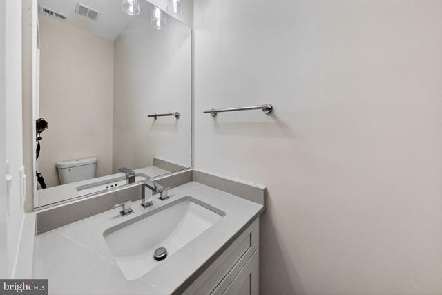 237 ROCK CREEK CHURCH RD NW, Washington, DC 20011