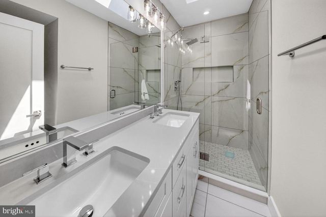 237 ROCK CREEK CHURCH RD NW, Washington, DC 20011