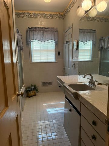 2958 GLENGARRY RD E, Memphis, TN 38128