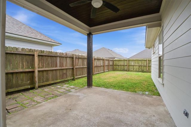 329 Paisley Parkway, Sulphur, LA 70665